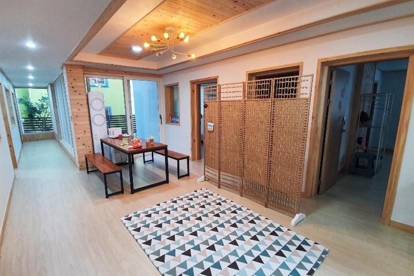 Jeju Guesthouse Oedo-dong ภายนอก รูปภาพ