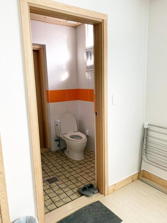Jeju Guesthouse Oedo-dong ภายนอก รูปภาพ